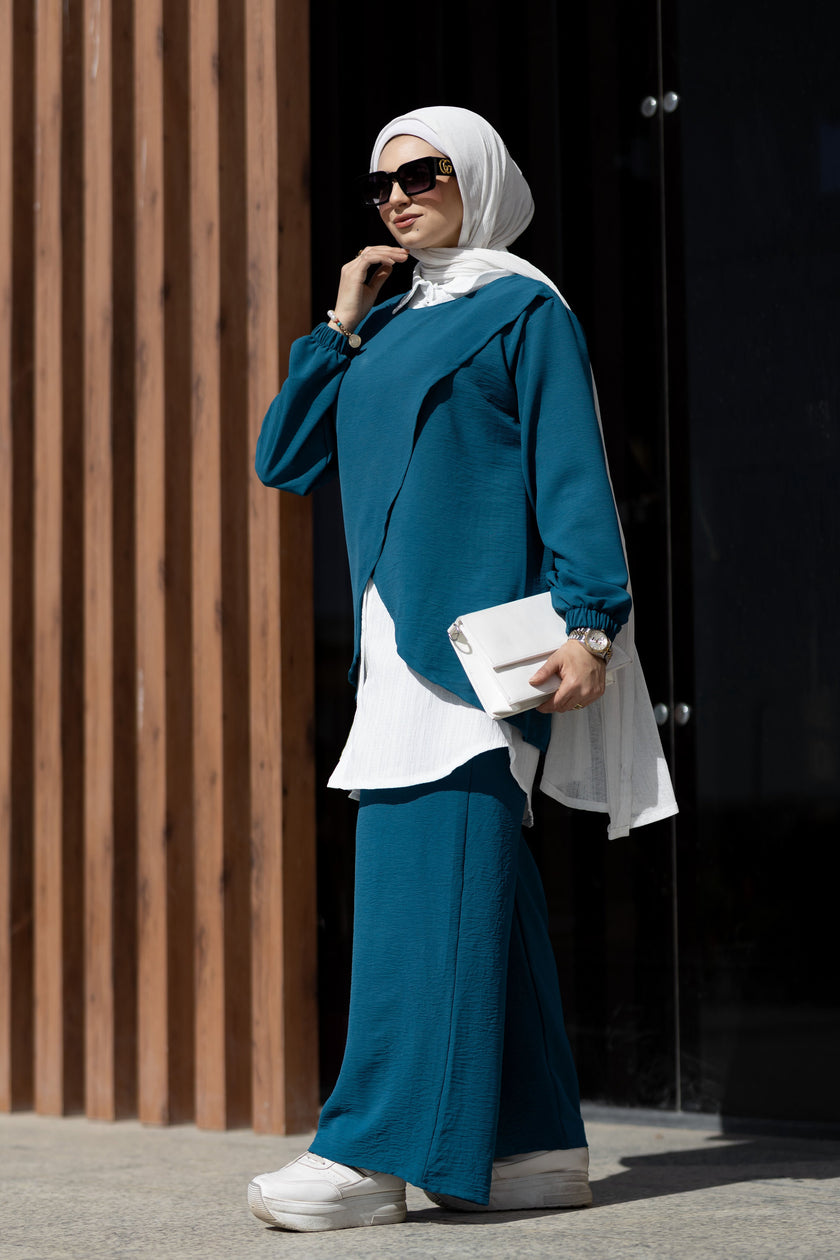 Modest Suit 942
