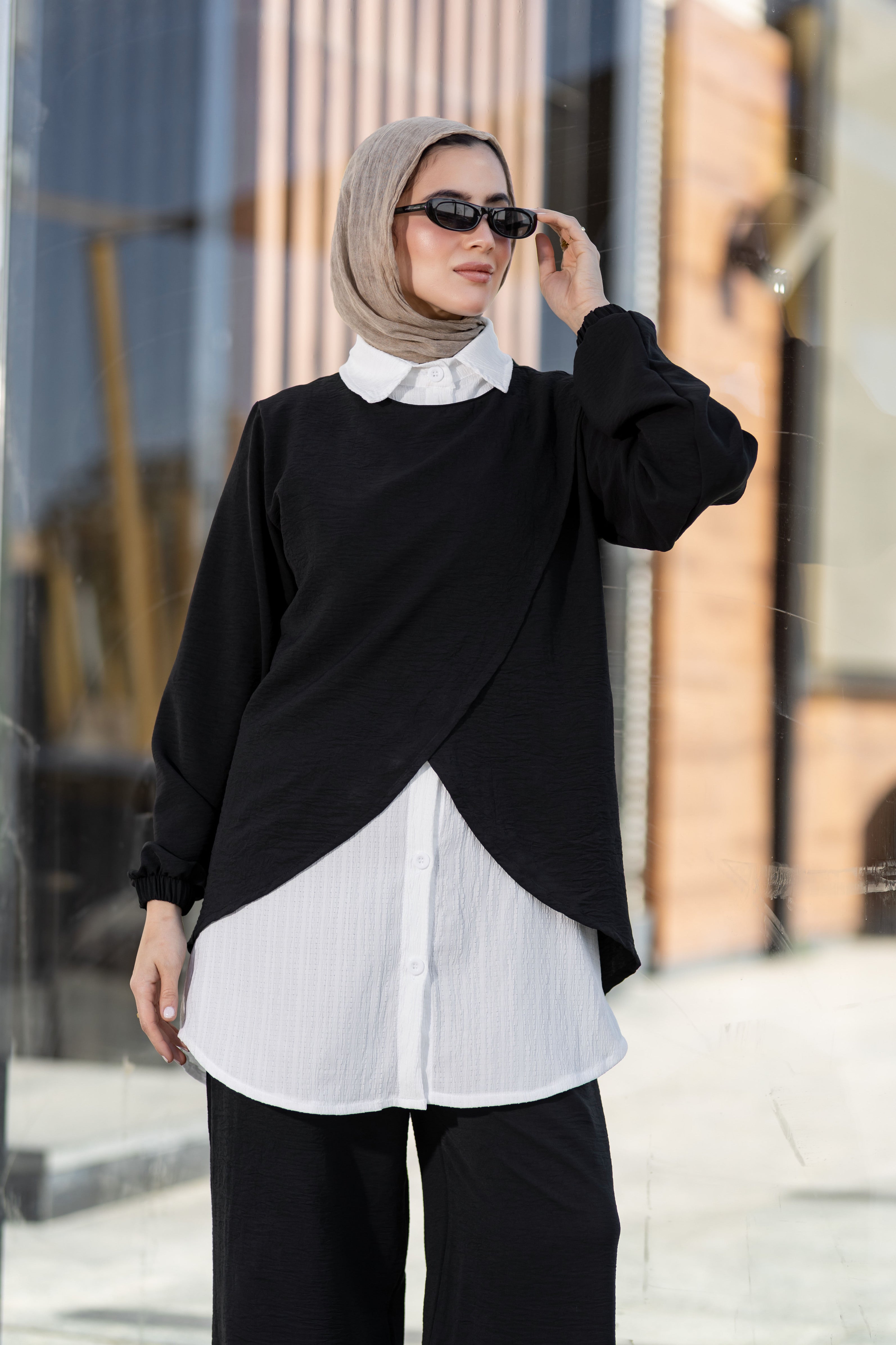 Modest Suit 942