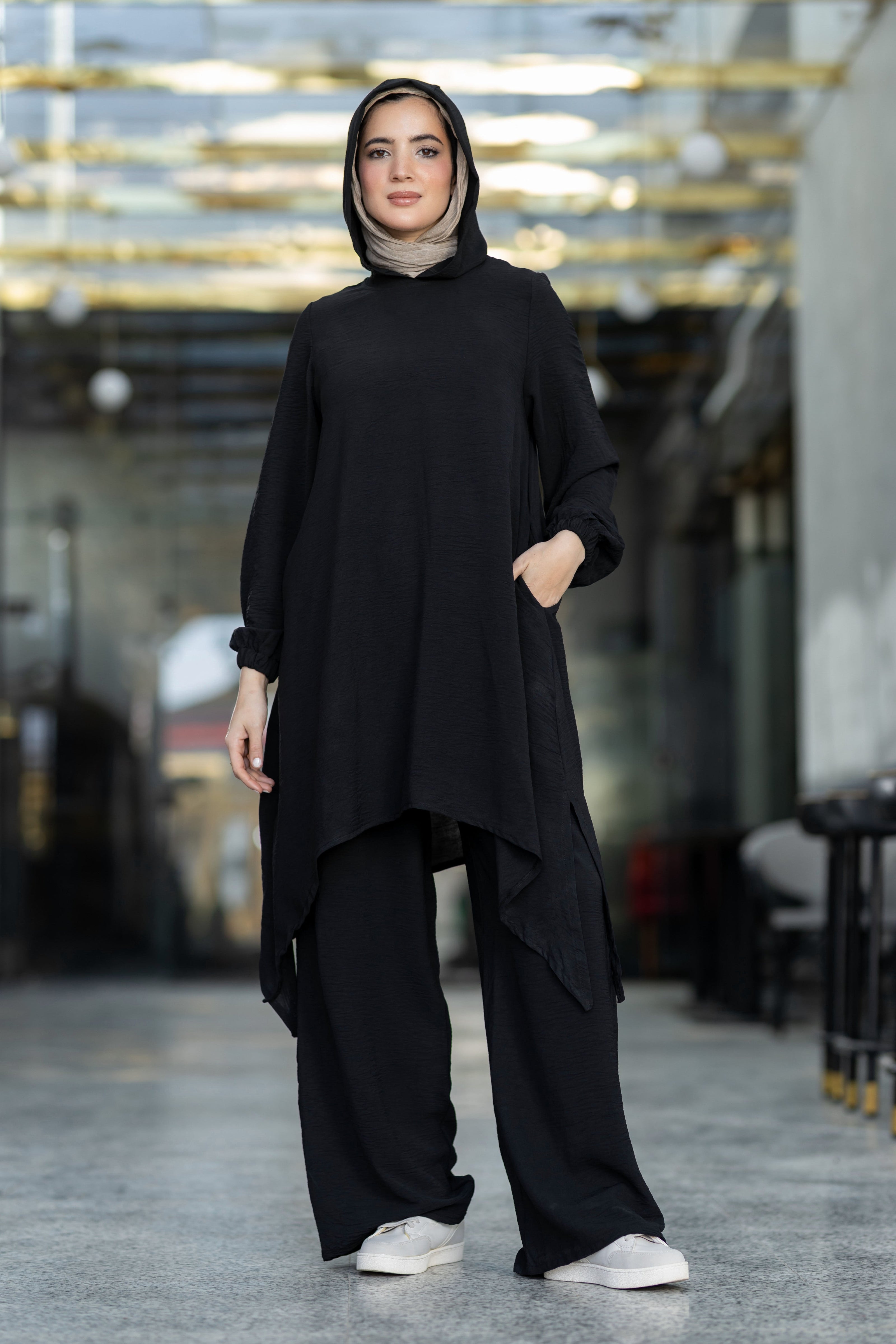 Modest Suit 943