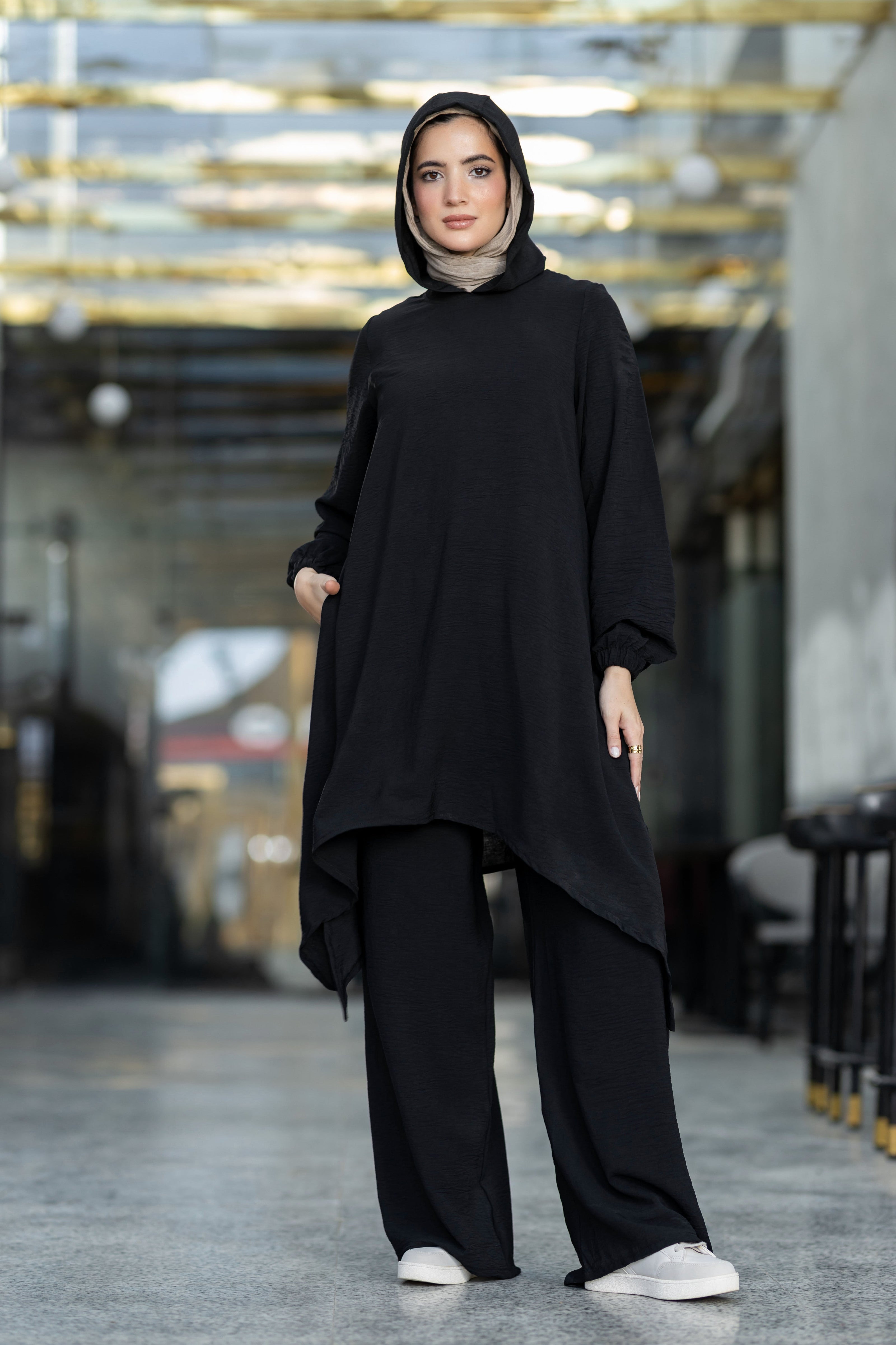 Modest Suit 943