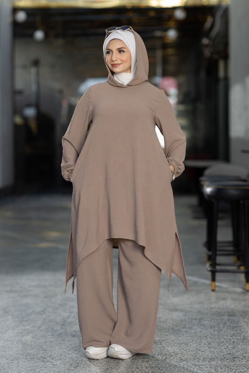 Modest Suit 943