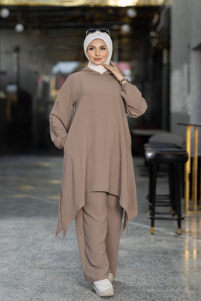 Modest Suit 943
