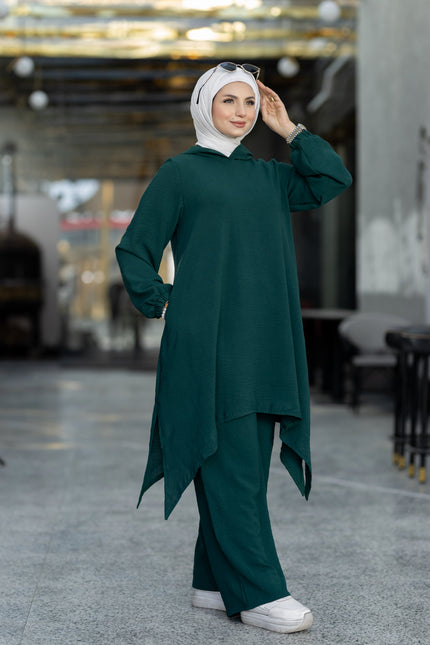 Modest Suit 943